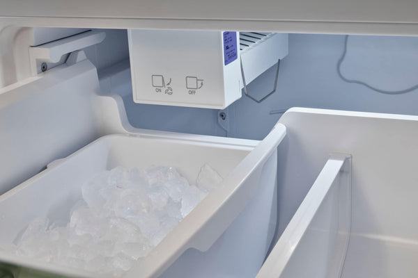UNIQUE Classic Retro 17.7-cu ft Counter-Depth Bottom-Freezer Refrigerator with Ice Maker ( Marshmallow White ) ENERGY STAR Certified