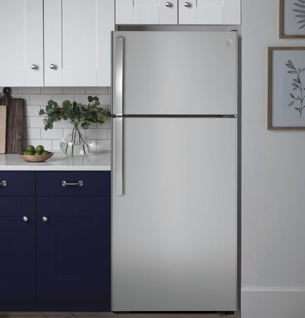 GE 16.6-cu ft Top-Freezer Refrigerator with Ice Maker ( Stainless Steel ) ENERGY STAR Certified