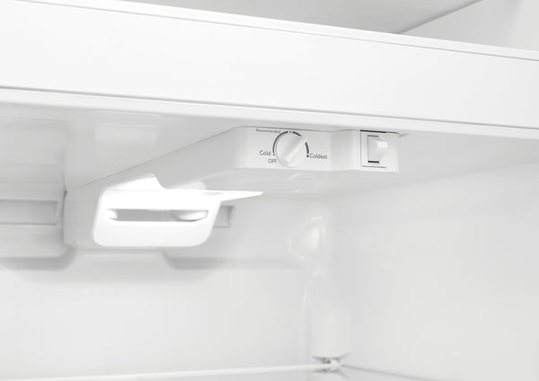 Frigidaire 18.3-cu ft Top-Freezer Refrigerator ( White ) Garage Ready