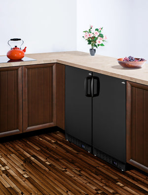 Summit Appliance 3.53-cu ft Built-In Mini Fridge ( Black )