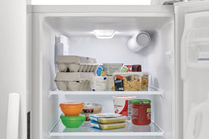 Frigidaire 25.6-cu ft Side-by-Side Refrigerator with Ice Maker ,Water and Ice Dispenser ( White ) ENERGY STAR Certified