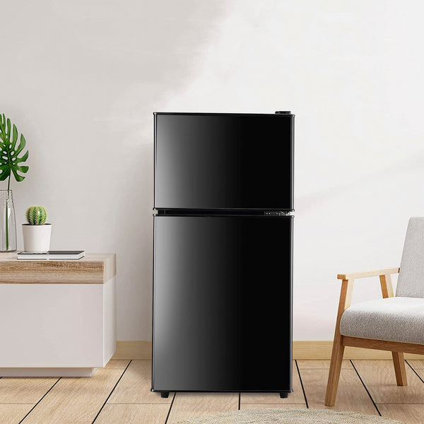 Jeremy Cass 3.5-cu ft with Freezer ( Blavk ) ENERGY STAR