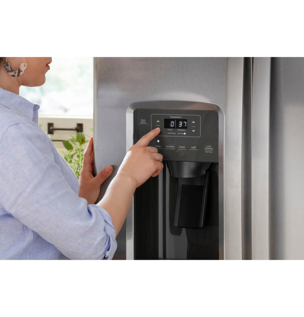 GE 25.3-cu ft Side-by-Side Refrigerator with Ice Maker ,Water and Ice Dispenser ( Stainless steel ) ENERGY STAR Certified