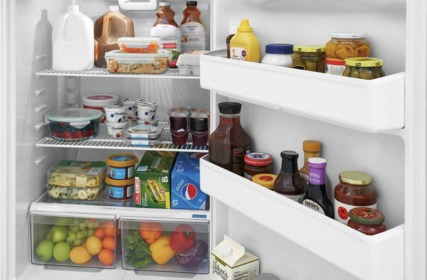 Frigidaire 18.3-cu ft Top-Freezer Refrigerator ( Black ) Garage Ready ENERGY STAR Certified