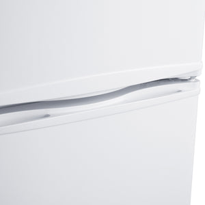 West Bend 4.1-cu ft Mini Fridge with Freezer ( White ) ENERGY STAR